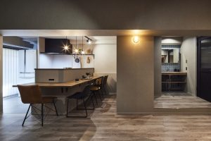 マンションリノベーション後のインダストリアルな空間